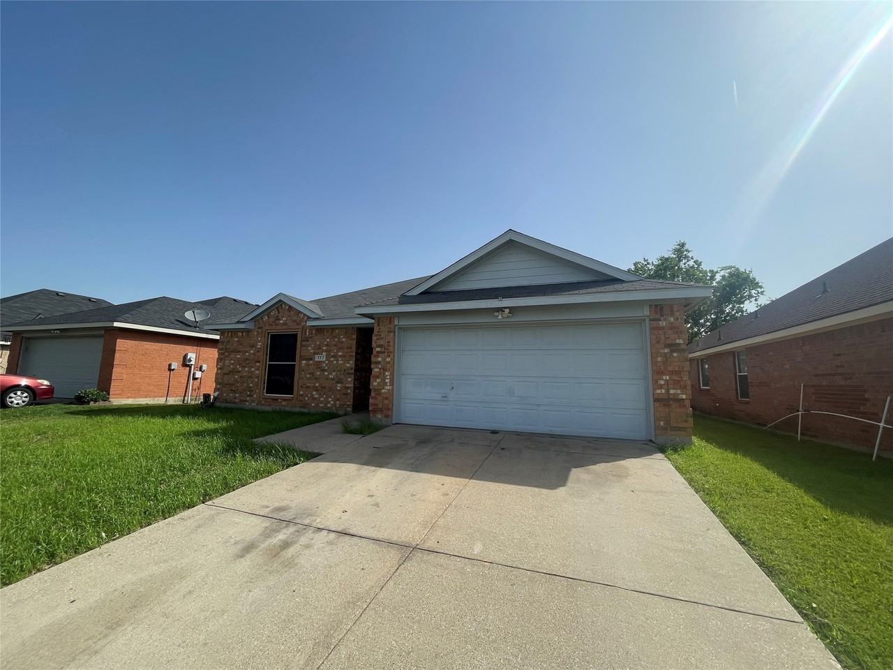 112 Kennedy Dr - Photo 2 of 15