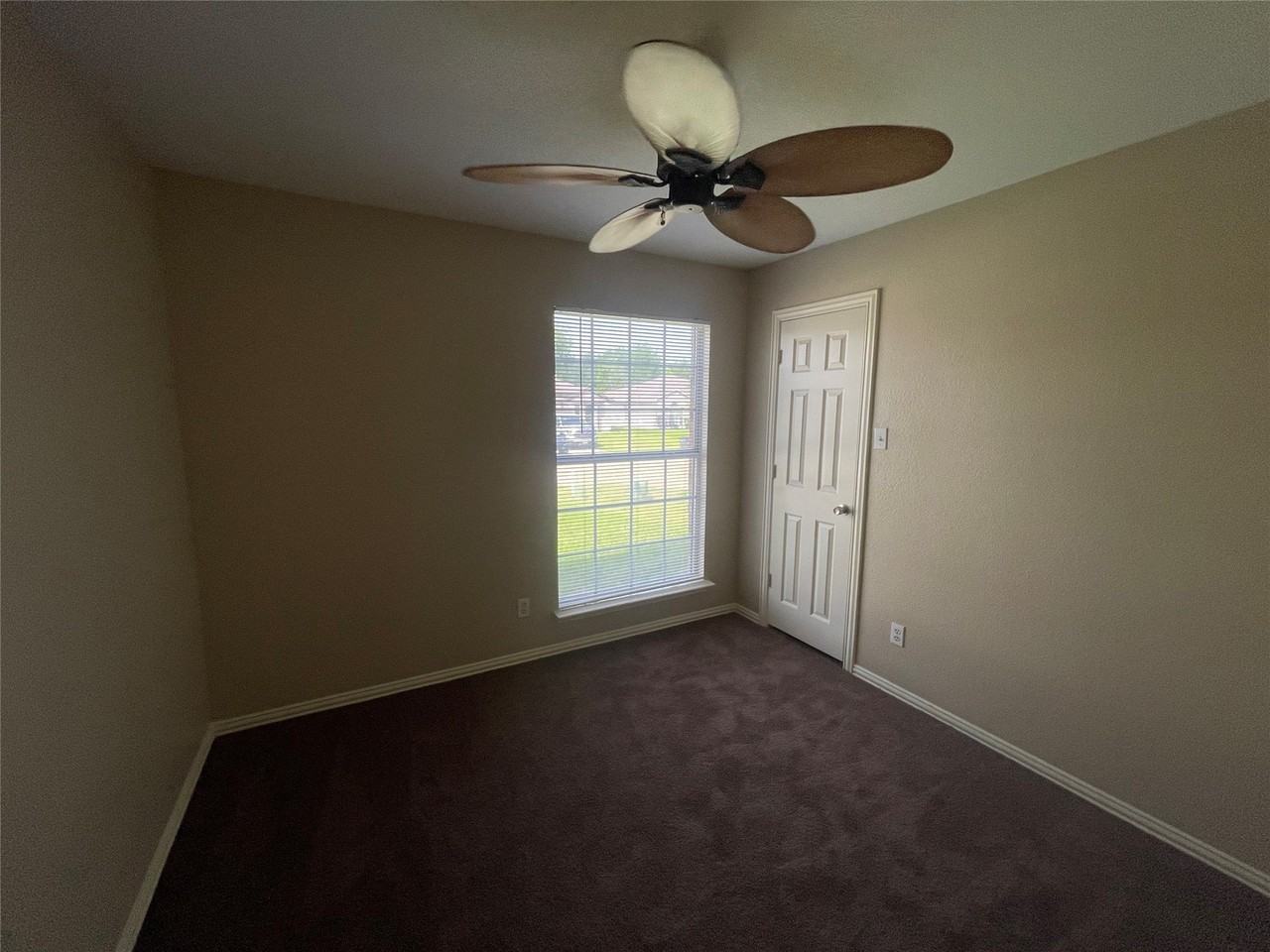 112 Kennedy Dr - Photo 3 of 15