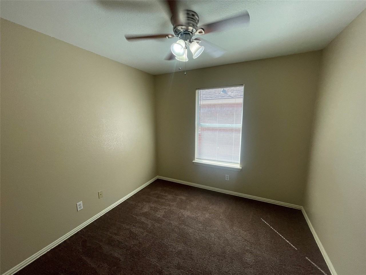 112 Kennedy Dr - Photo 6 of 15