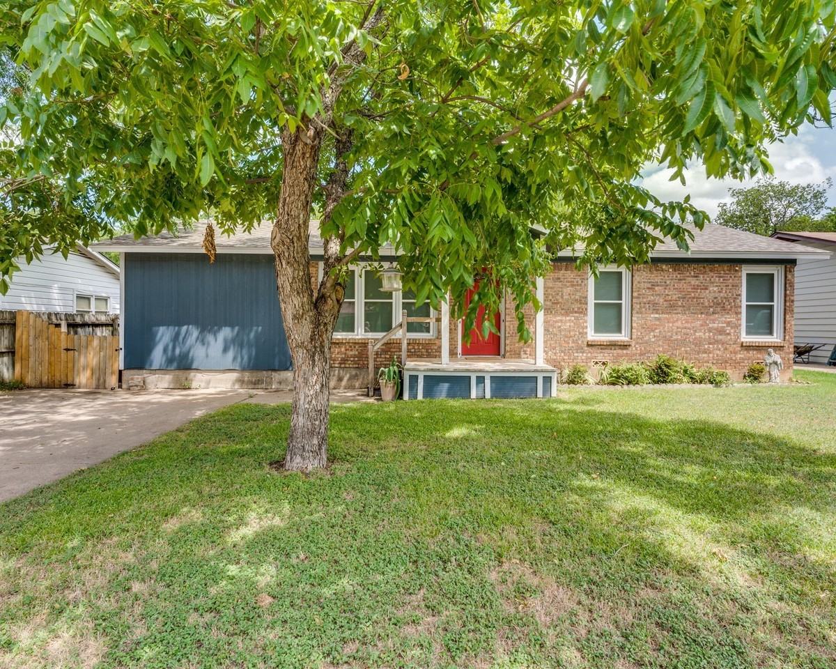 1108 Chester St - Photo 2 of 15