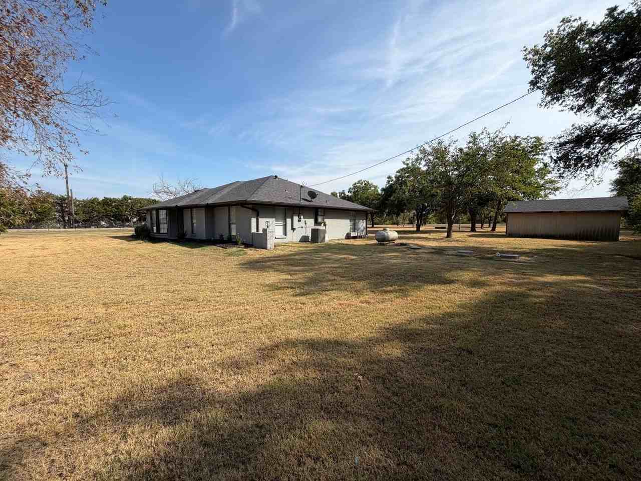 2928 Almeta Ln - Photo 3 of 37