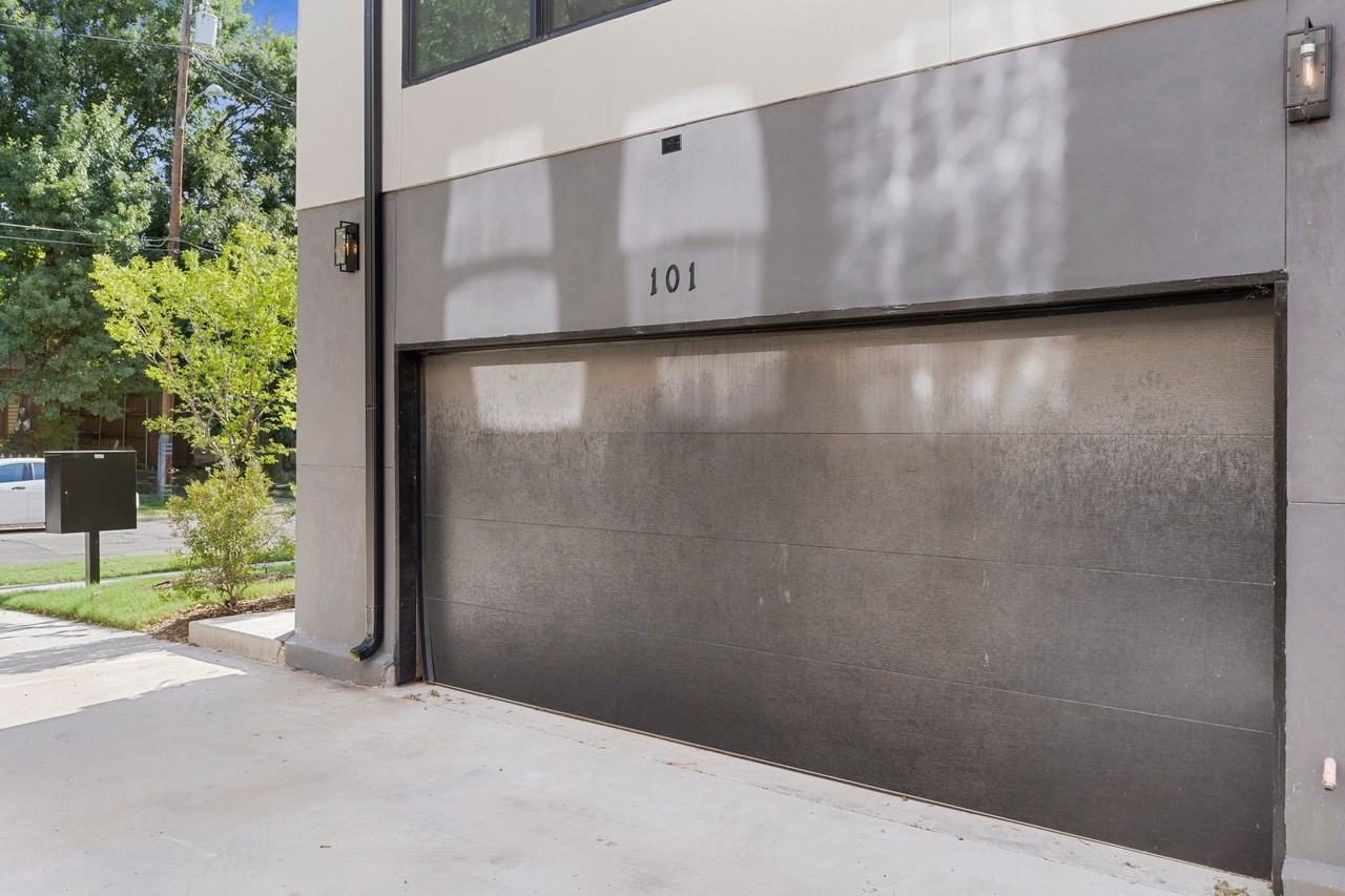 5810 Hudson St #104 - Photo 3 of 34