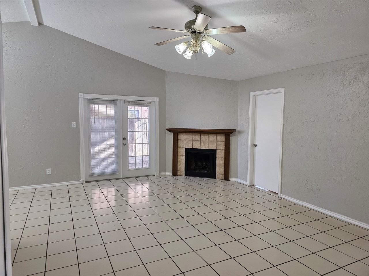 3108 Galemeadow Dr - Photo 2 of 17