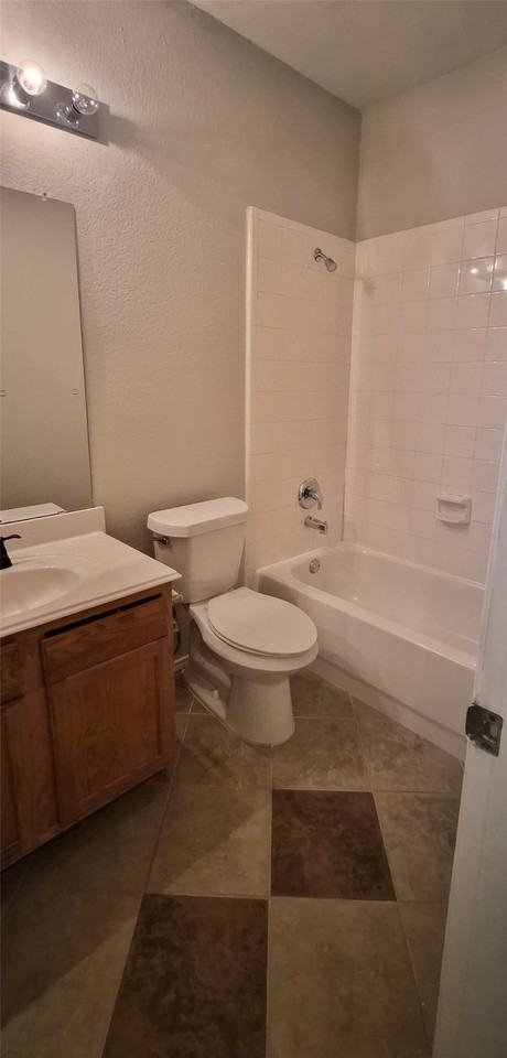 7403 Stone Hearth Dr - Photo 4 of 15