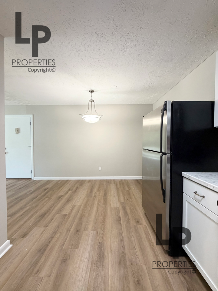 1325 Gray Hawk Rd - Photo 3 of 10