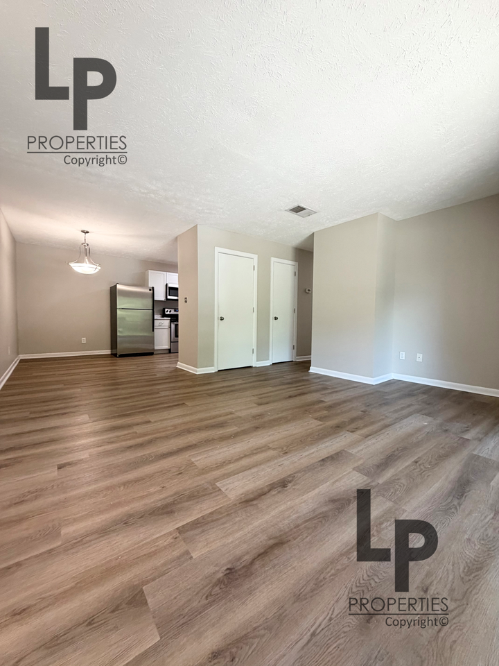 1325 Gray Hawk Rd - Photo 5 of 10