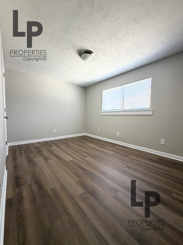 1325 Gray Hawk Rd - Photo 7 of 10