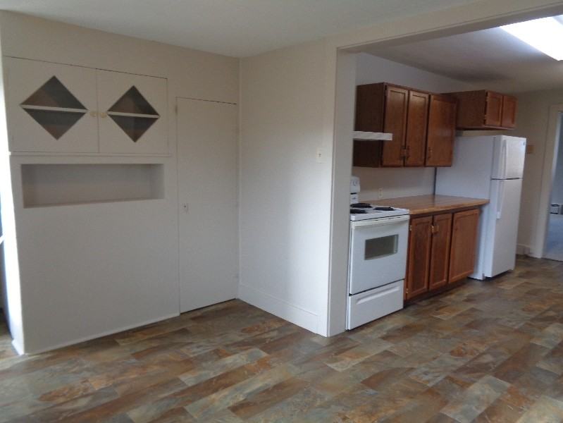 1301 Butte Ave - Photo 4 of 16