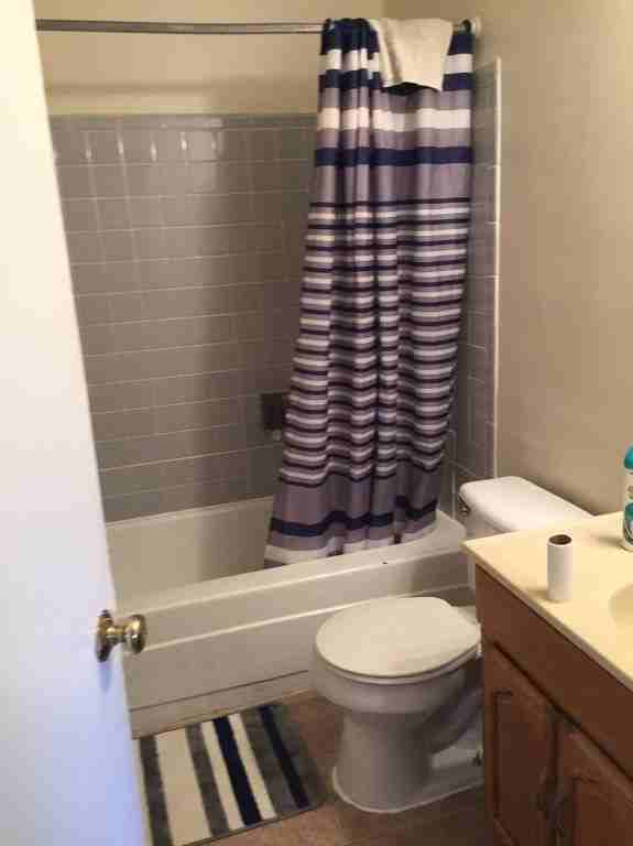 1312 Ashe St - Photo 7 of 15