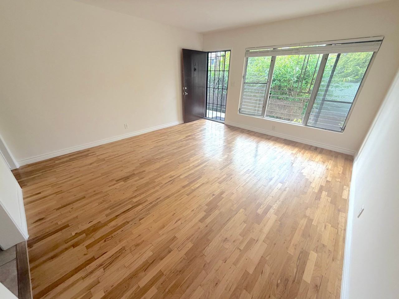 807 3rd St #J - Photo 2 of 21