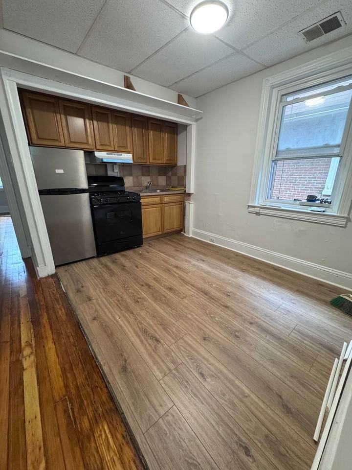 4314 Walnut St #3FR - Photo 2 of 7