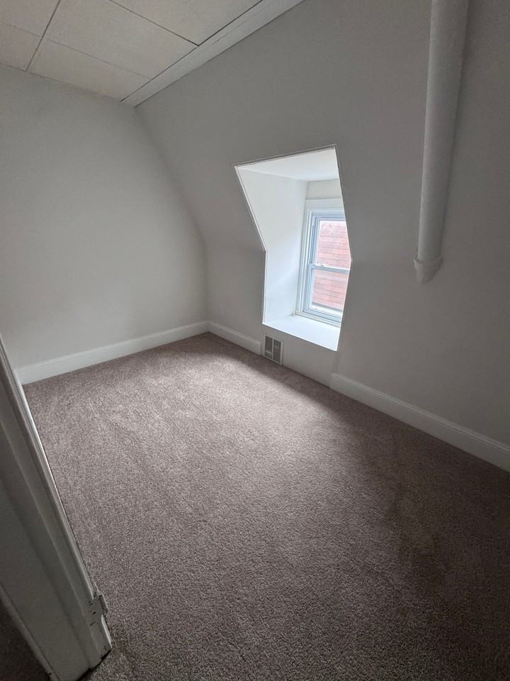 4314 Walnut St #3FR - Photo 3 of 7