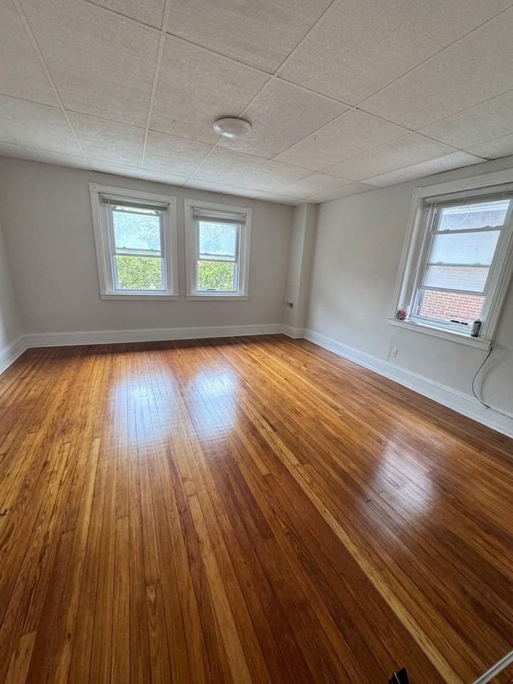 4314 Walnut St #3FR - Photo 5 of 7
