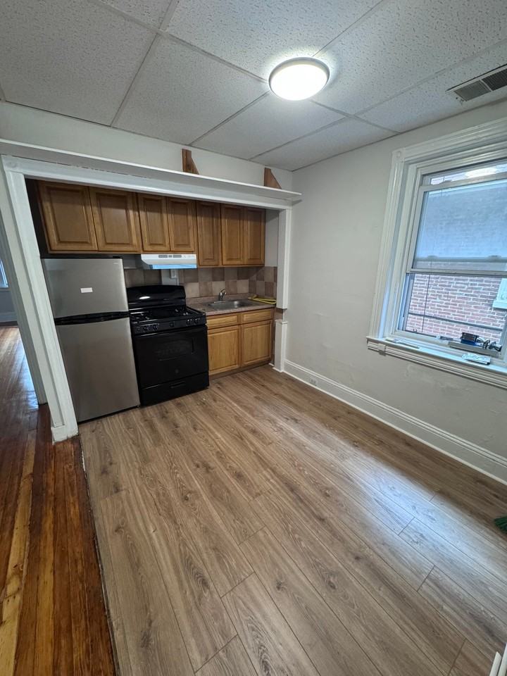 4314 Walnut St #3FR - Photo 6 of 7