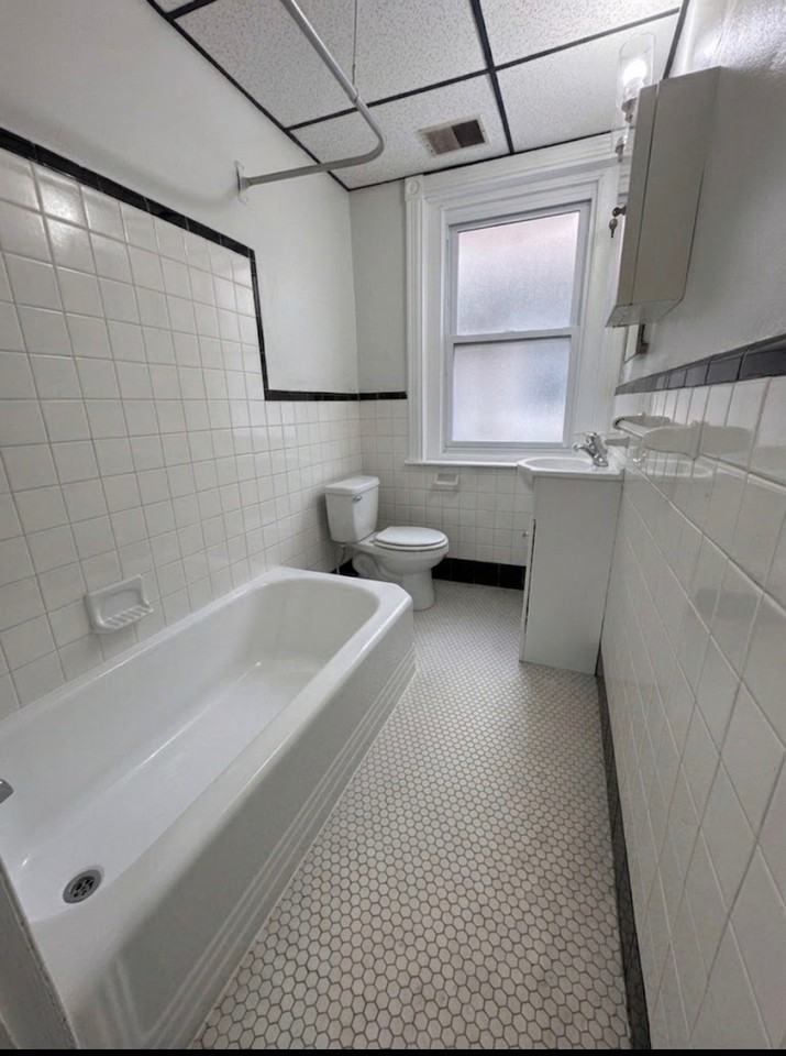 4314 Walnut St #3FR - Photo 7 of 7