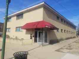 featured image of 200 W Saint Paul St #1