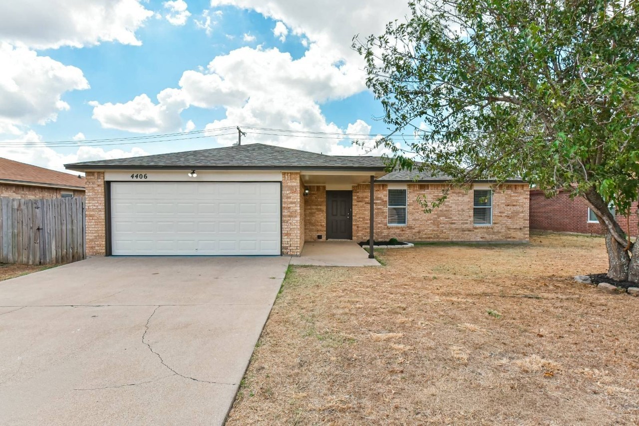 4406 Stallion Dr - Photo 3 of 32