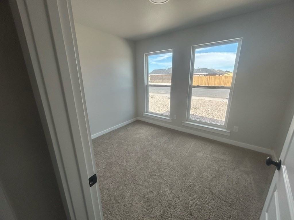 409 Thicket Dr - Photo 4 of 11