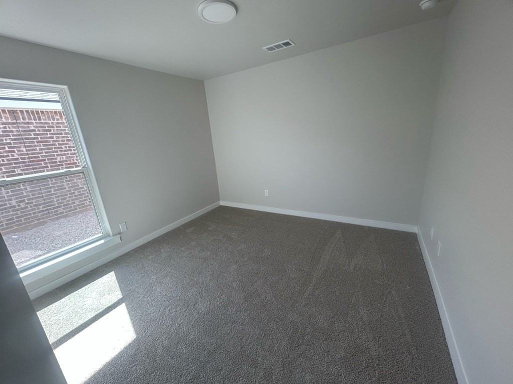 409 Thicket Dr - Photo 6 of 11