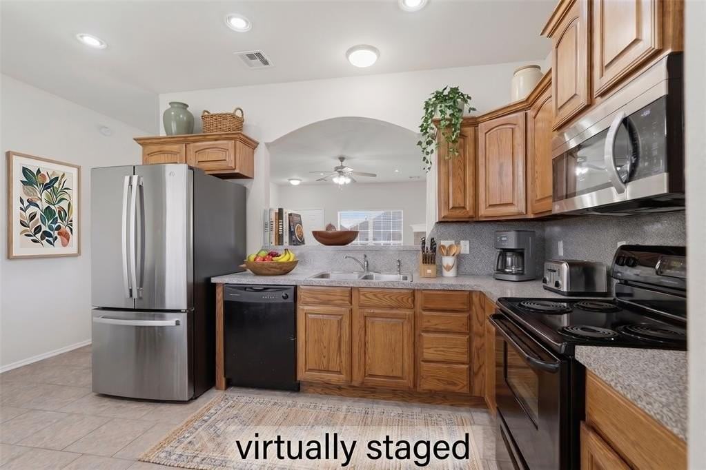 724 Eastview Ct - Photo 4 of 29