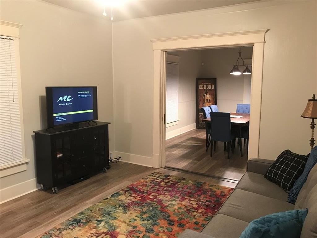 28 W Hurd St - Photo 2 of 32