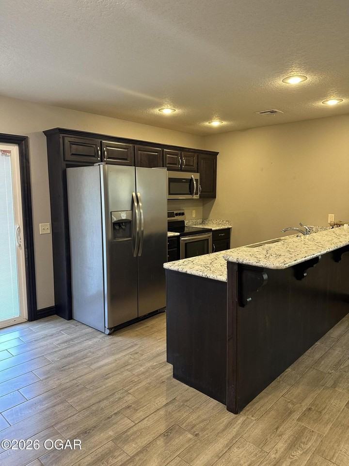 1604 S Minnesota Ave - Photo 3 of 16