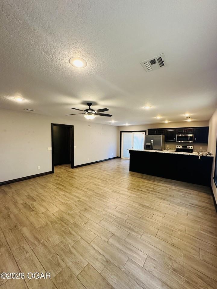 1604 S Minnesota Ave - Photo 4 of 16