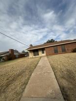 312 Woodcrest Dr - Photo 1 of 1
