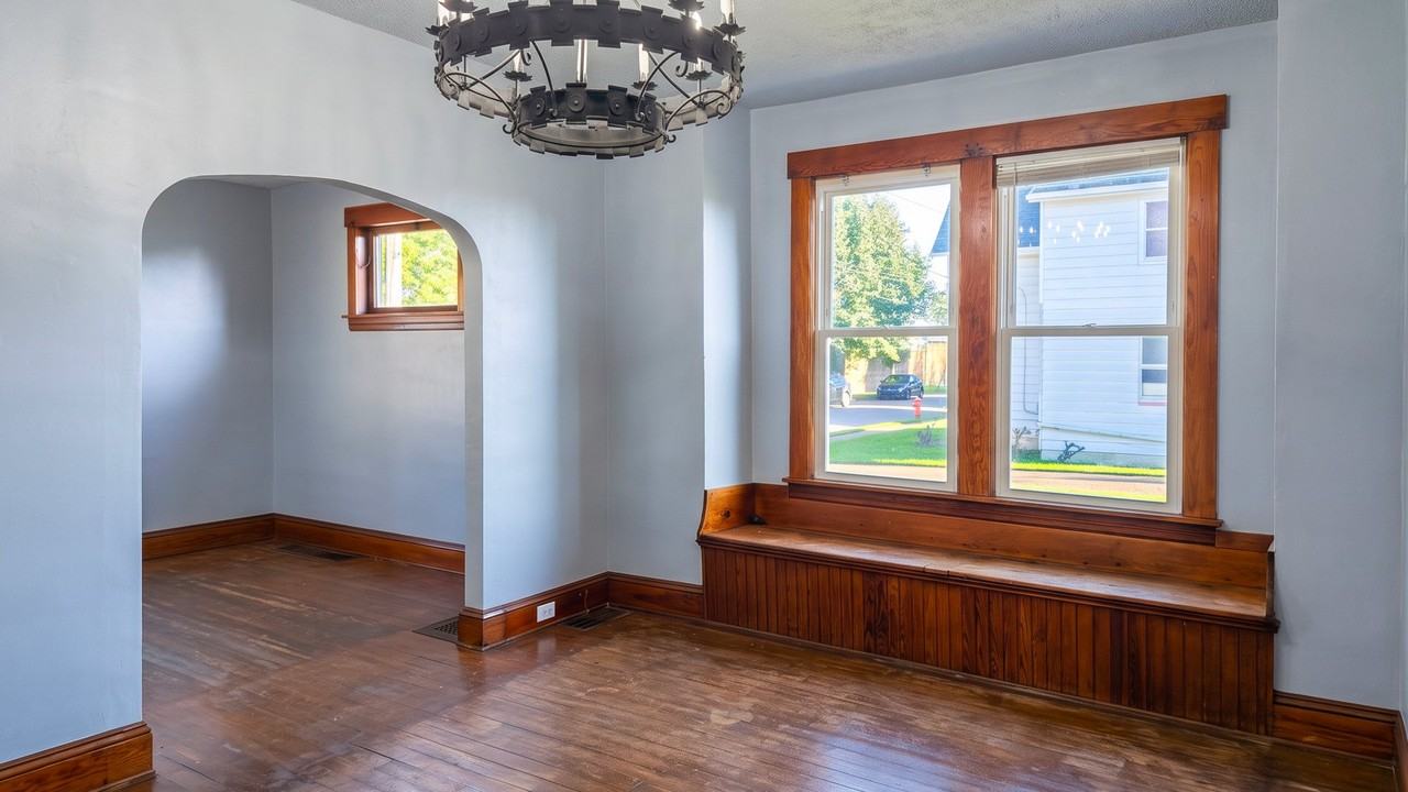 3716 W 15th St - Photo 5 of 20