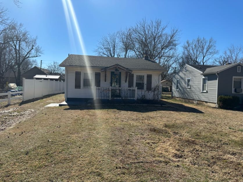 1532 E Stanford St - Photo 6 of 10