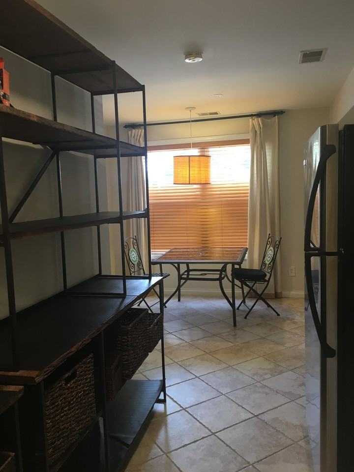 700 Franklin Ave - Photo 3 of 12