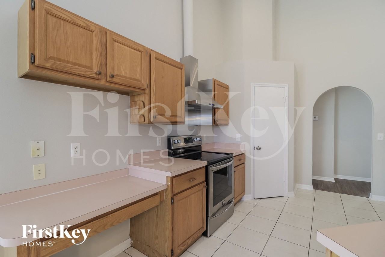 3526 Gatlin Place Cir - Photo 6 of 15