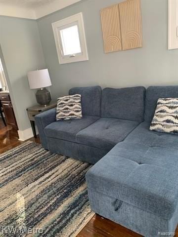 428 E Hayes Ave - Photo 5 of 9