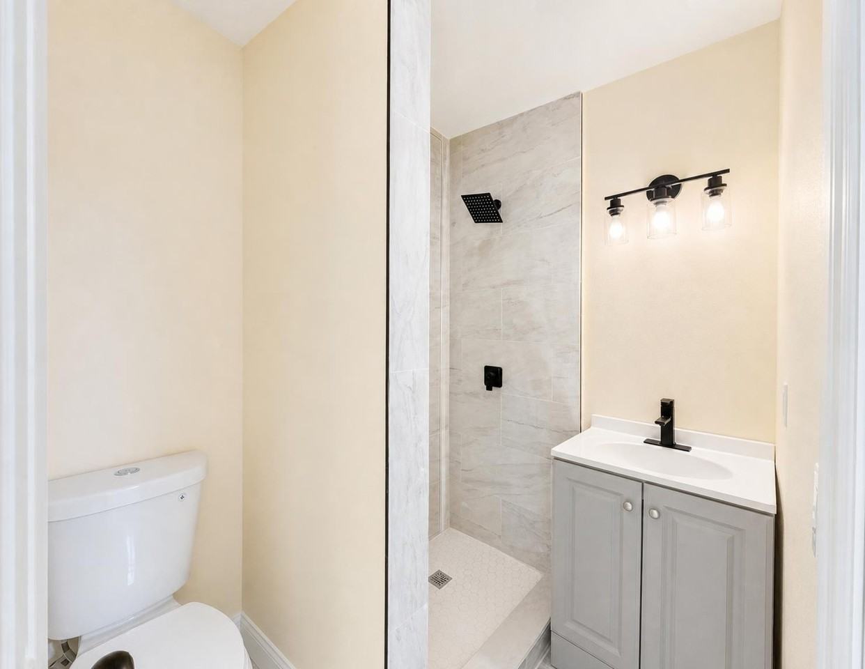 5633 Crissman Dr N Unit C7 - Photo 4 of 6