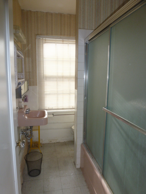 440 N Park Ave #B - Photo 5 of 10