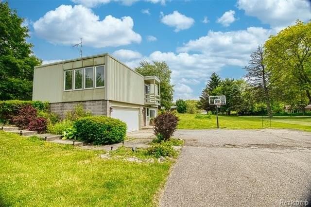 5215 Scenicvue Dr - Photo 3 of 49