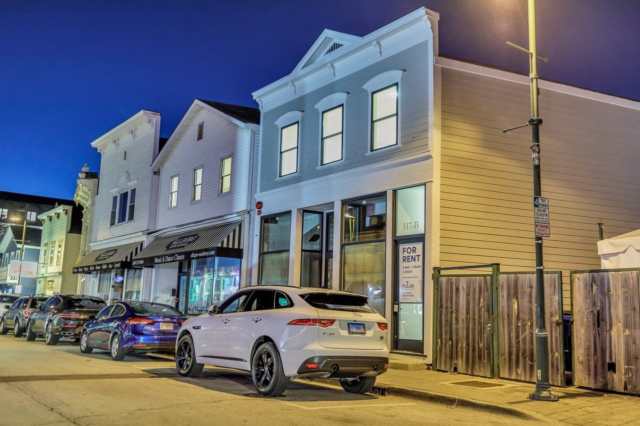 317 Canal St #B - Photo 2 of 16