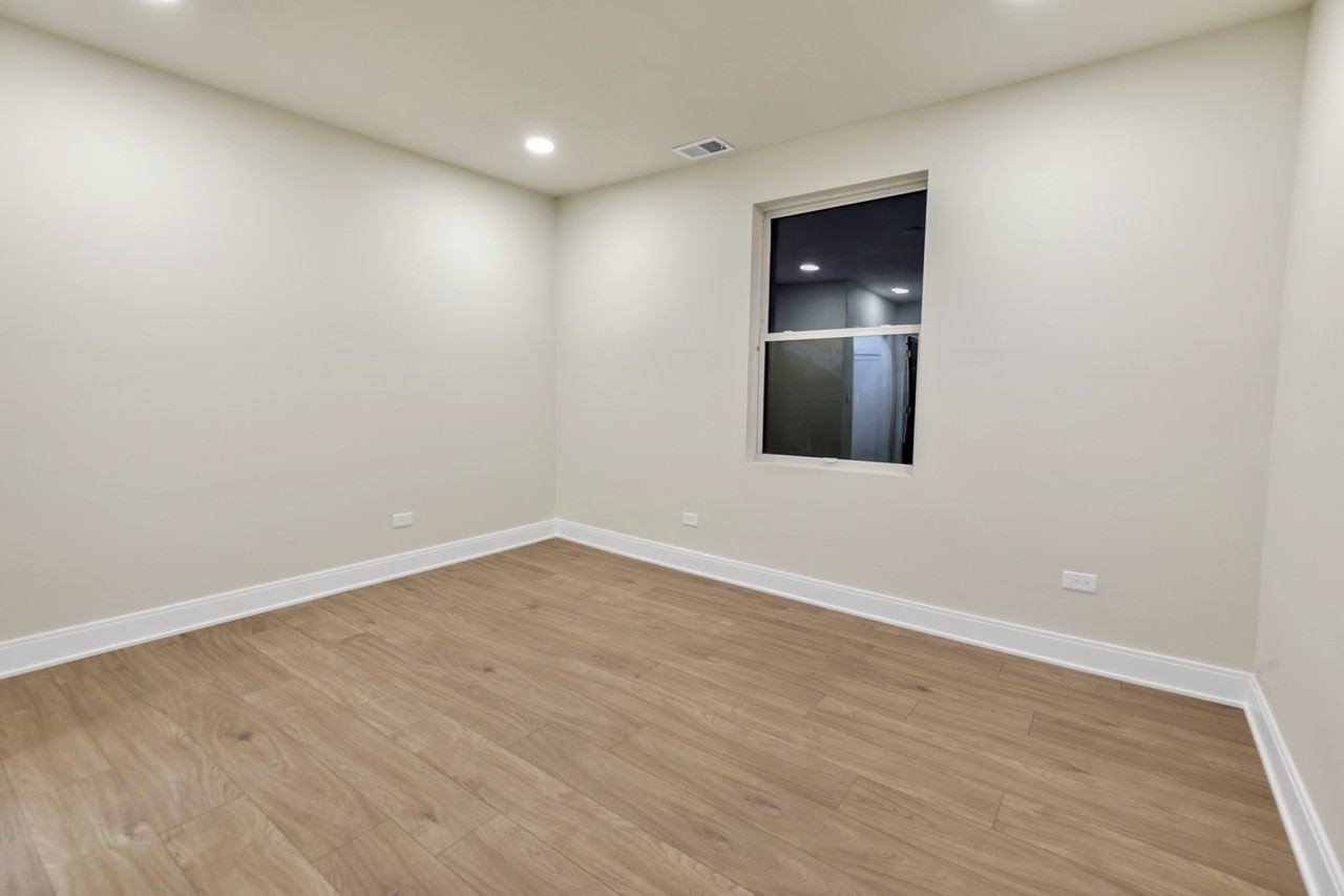 317 Canal St #B - Photo 7 of 16