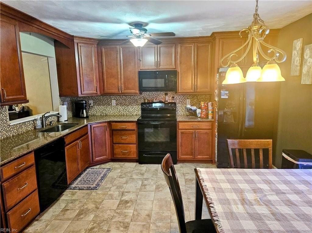 340 Belle Ridge Ct - Photo 4 of 18