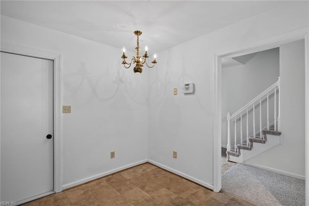 1245 Hillock Xing - Photo 5 of 23