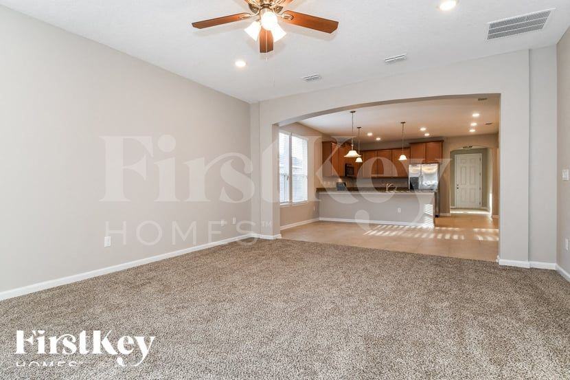 1514 Oldenburg Dr - Photo 4 of 16