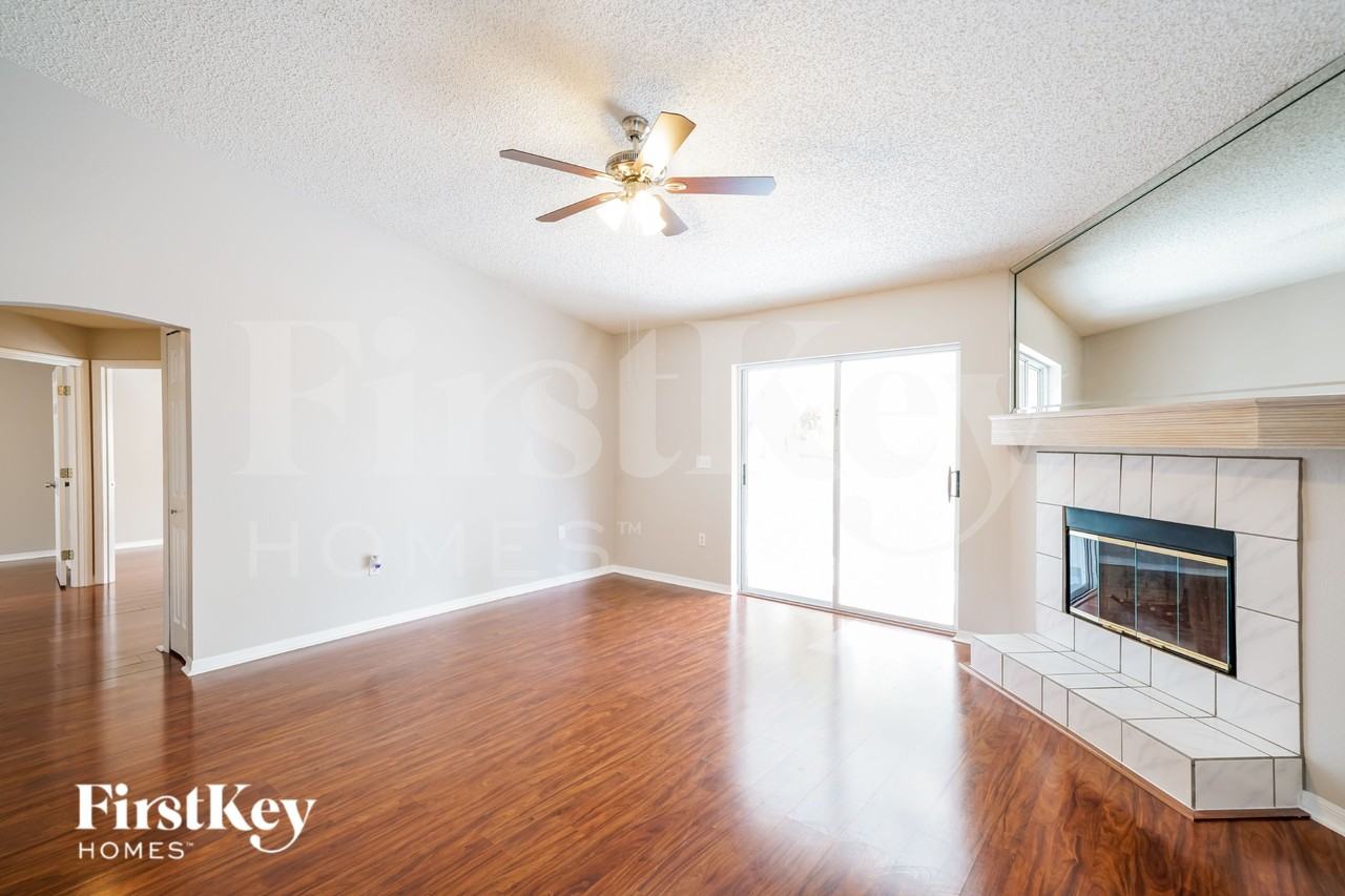 3130 Valley Vista Cir - Photo 2 of 15
