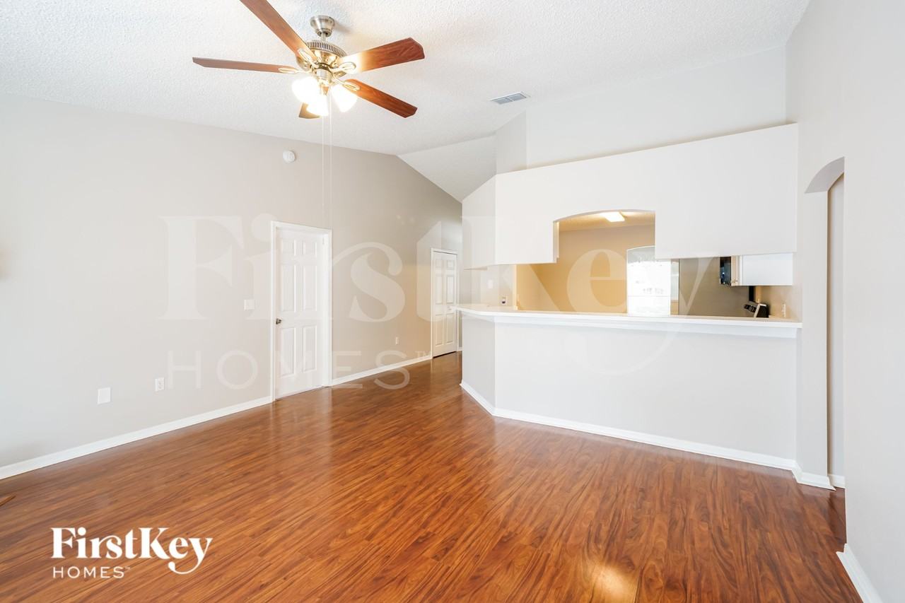 3130 Valley Vista Cir - Photo 3 of 15
