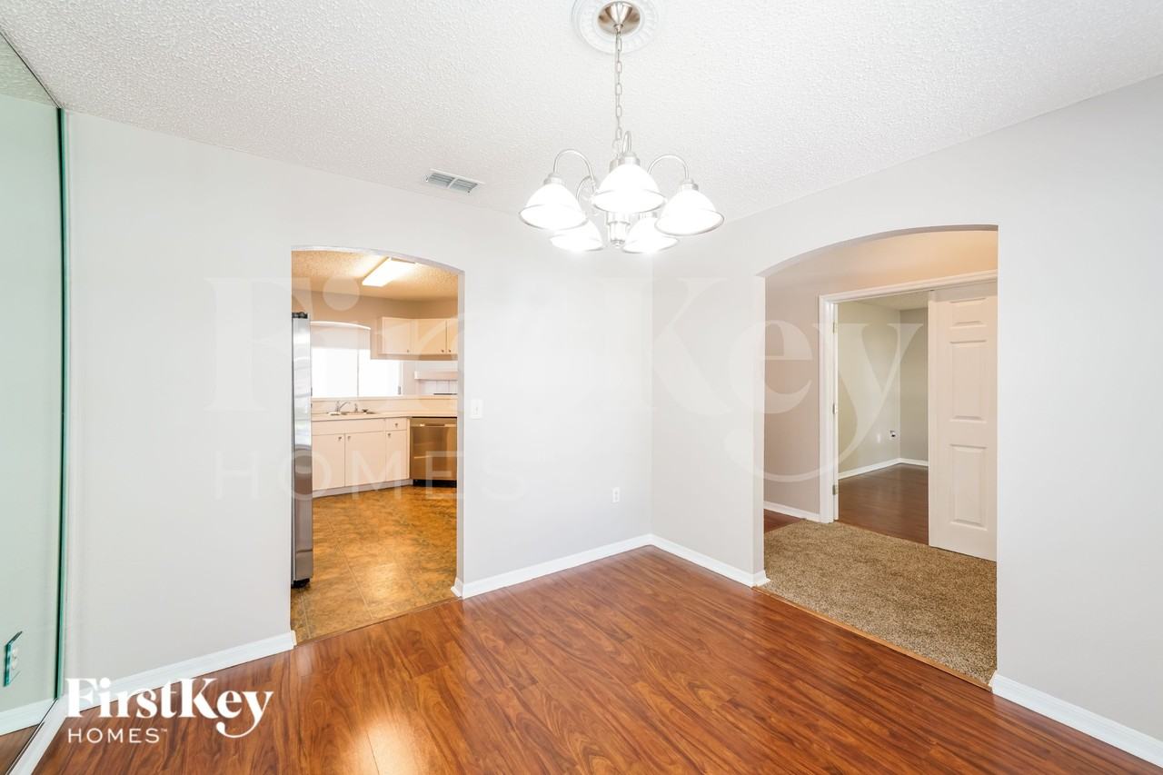 3130 Valley Vista Cir - Photo 4 of 15