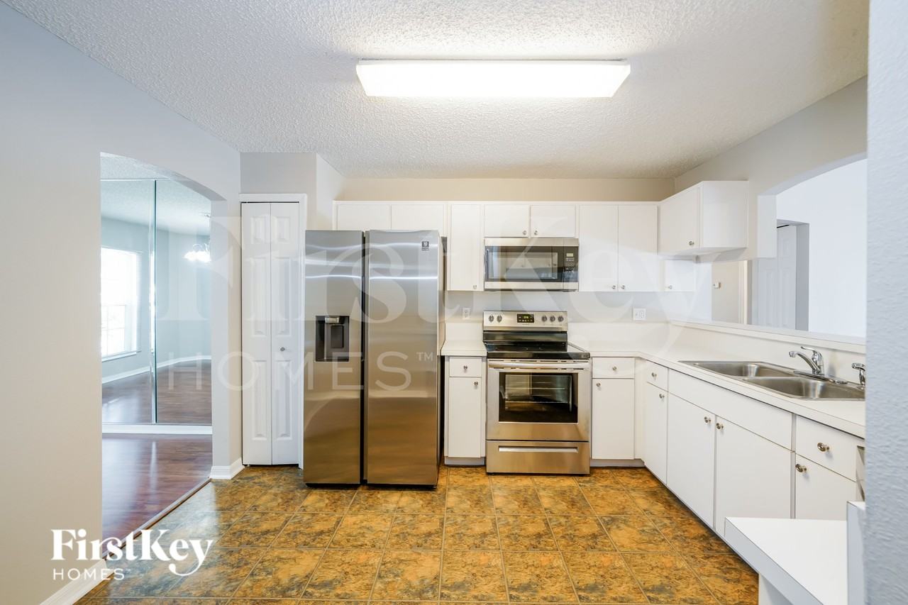 3130 Valley Vista Cir - Photo 5 of 15
