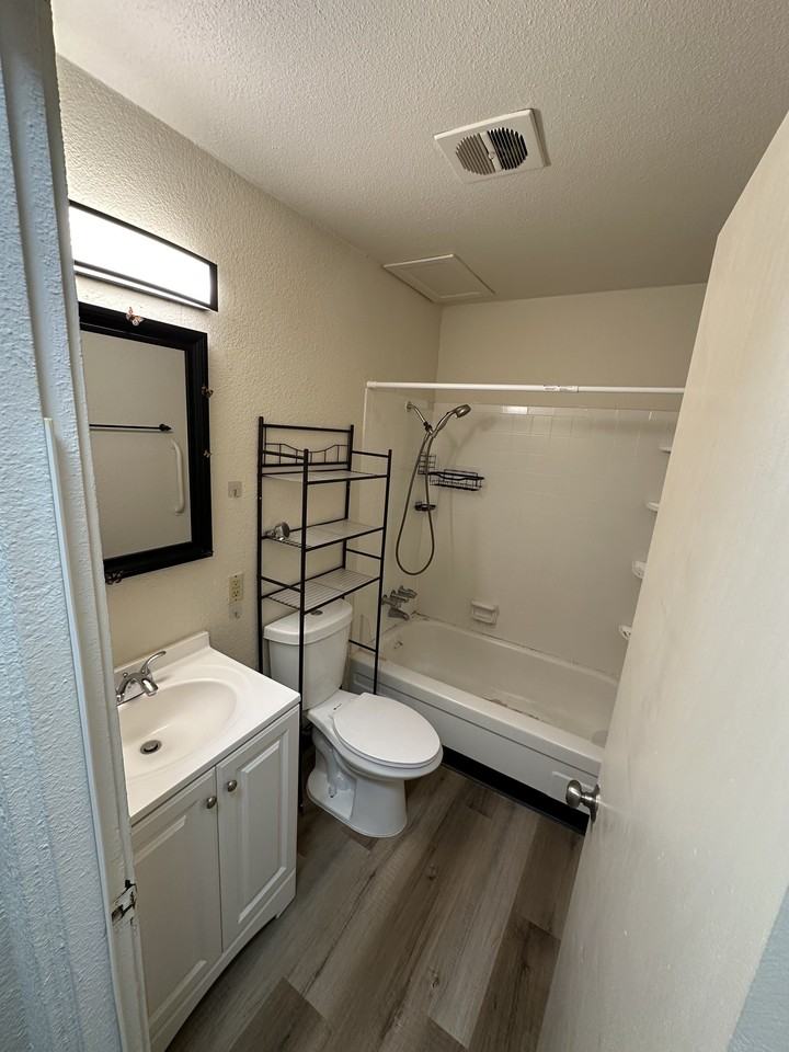 618 Gambell St #25 - Photo 4 of 7