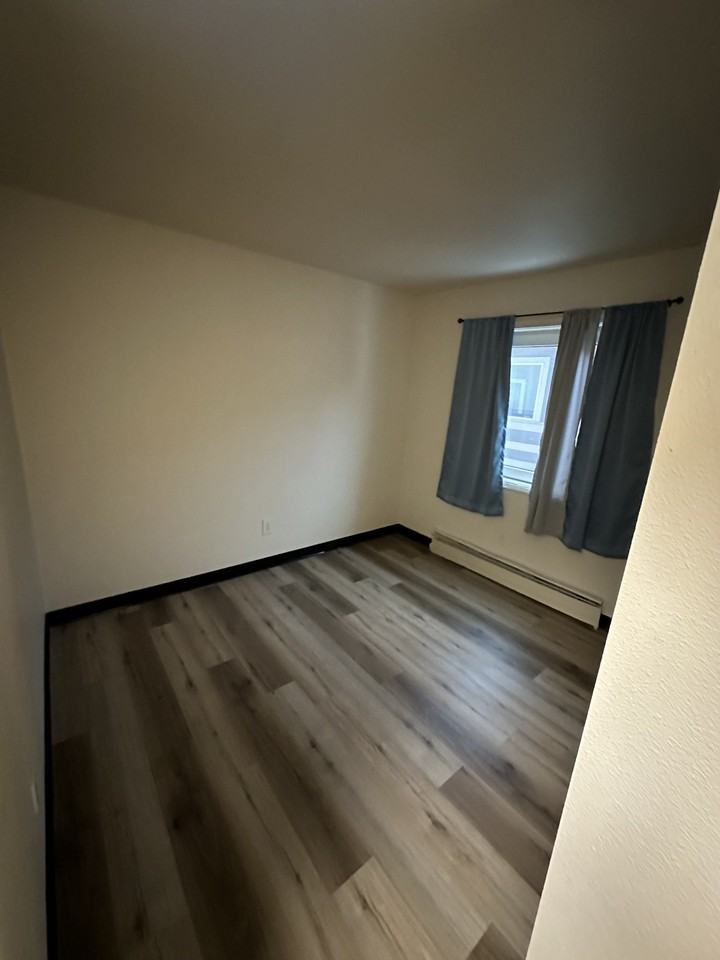 618 Gambell St #25 - Photo 7 of 7