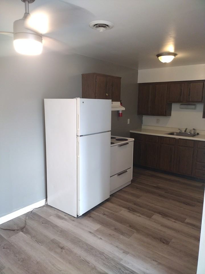 210 5th Avenue - Photo 2 of 10