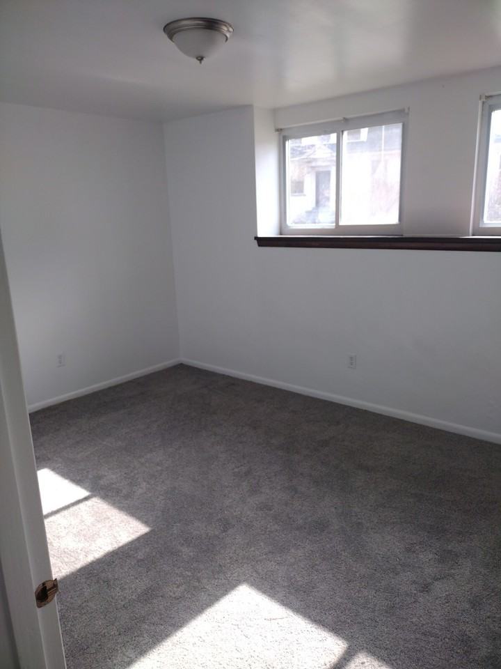 210 5th Avenue - Photo 3 of 10