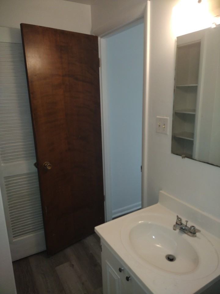 210 5th Avenue - Photo 5 of 10